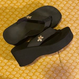 Y2K Platform Black Flip Flops Size 8